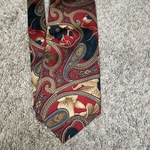 BERT PULITZER Men's 100% Silk Tie Paisley Maroon/Blue/ Tan